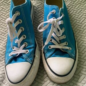 Blue Converse Shoes Women’s 9/ Men’s 7
